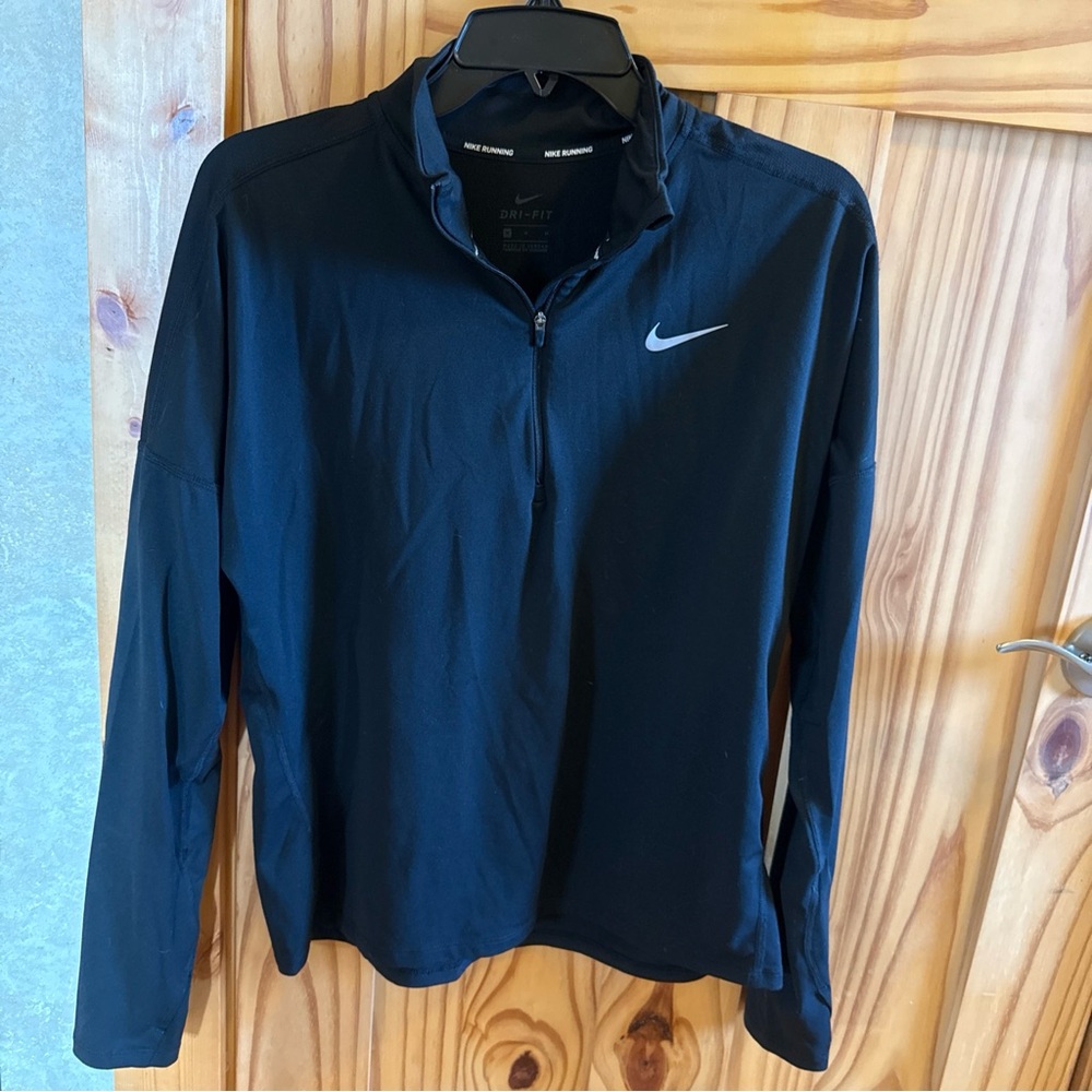 Nike Women’s Medium Drifit running pullover